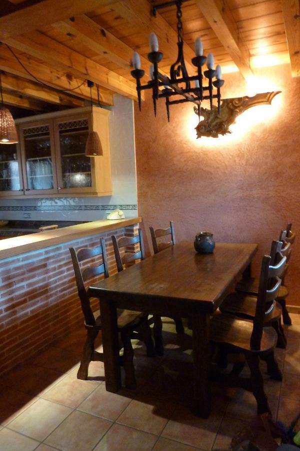 La Casa de Bernuy Guest House Bernuy de Porreros Luaran gambar